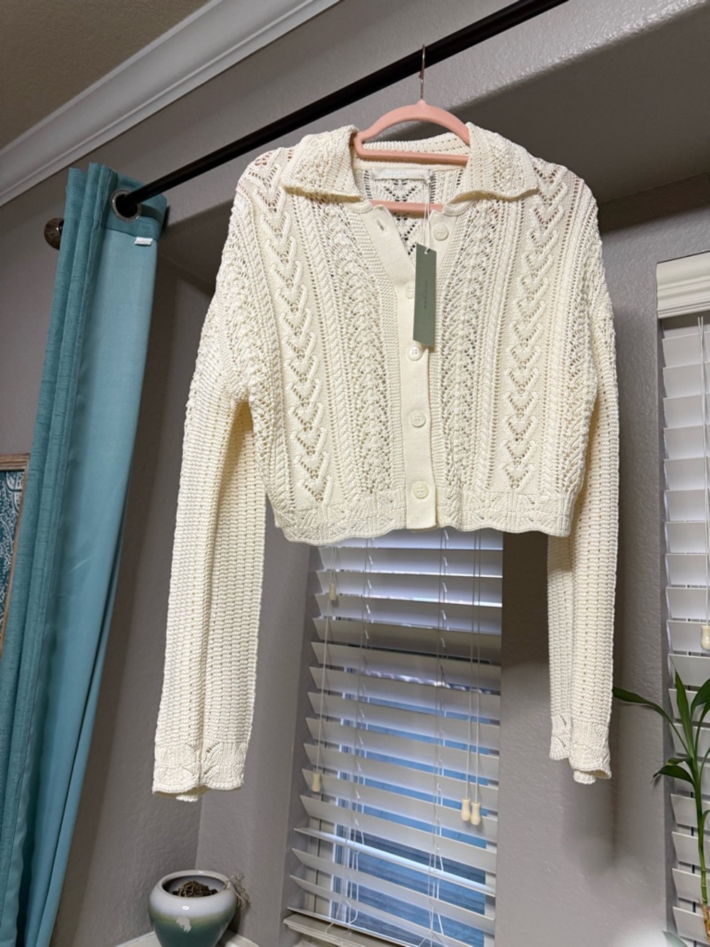 Cropped Ivory Cable-Knit Cardigan with Collar
